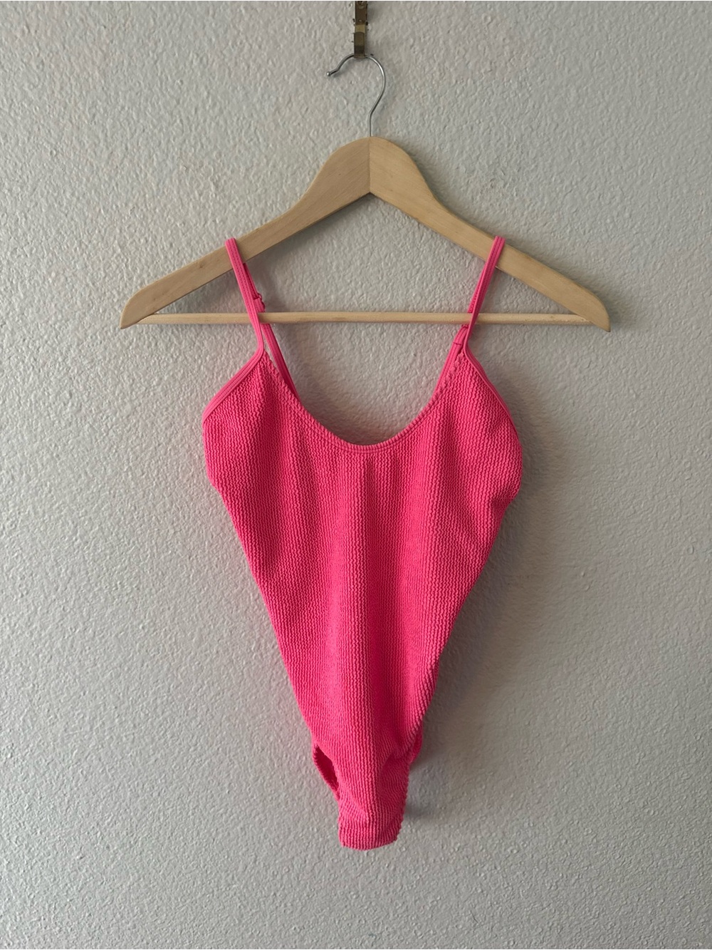 GOOD AMERICAN always fits one piece swimsuit neon pink NWOT